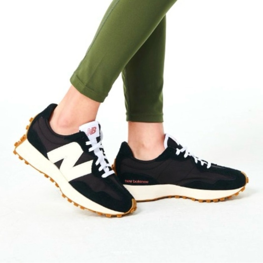 SOLD New Balance 327 Black/White/Leather size 8 VGUC